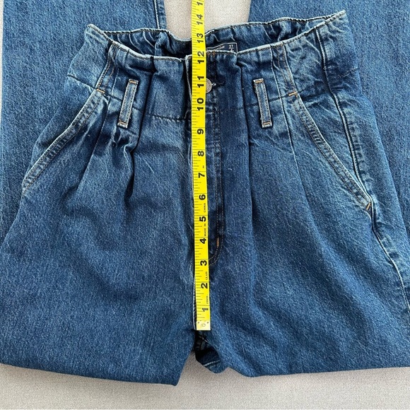 Abercrombie and Fitch Mom Jean. High Waist. Size 4/27. - Picture 8 of 9